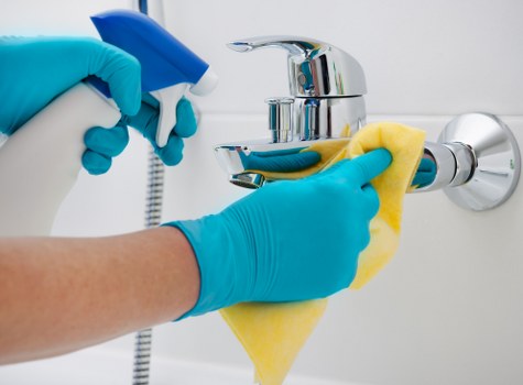 Careful stain treatment on a fabric surface
